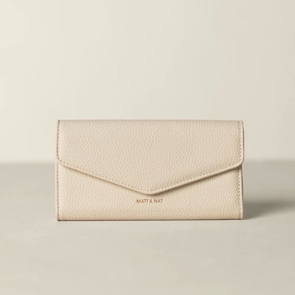 Matt & Nat Raye Cream Wallet from the Spring 2026 Jilly Box - Picture 3 of 5